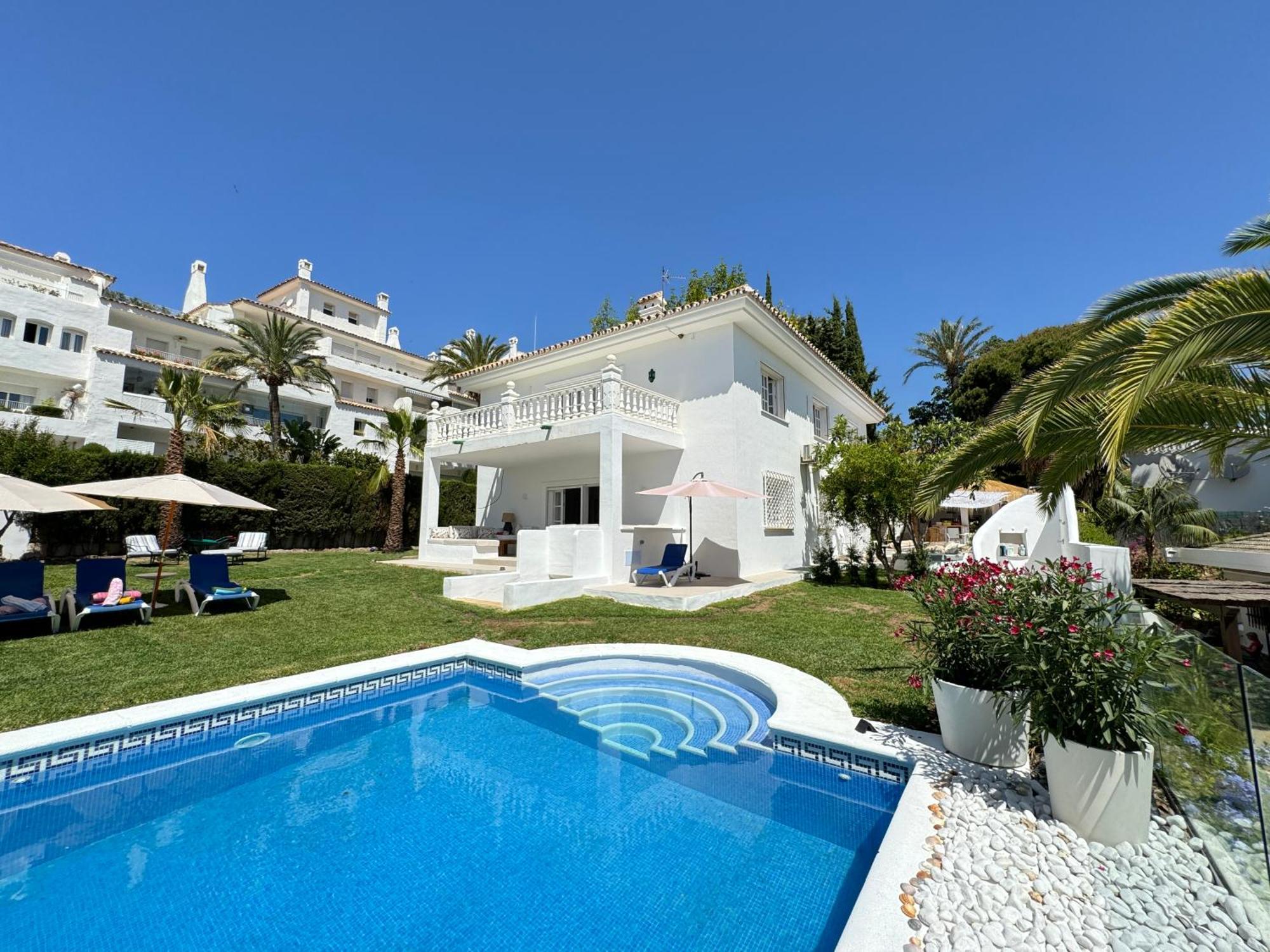 Aurora Boutique House - Only Adults Bed & Breakfast Marbella Exterior photo